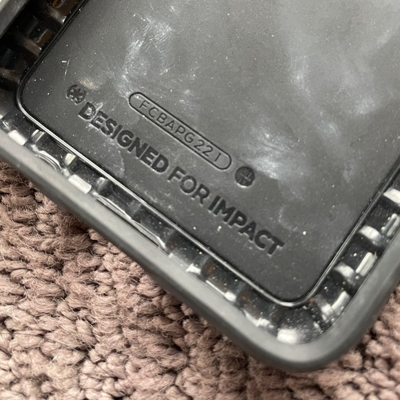 Samsung s10e Speck case - Picture 5 of 8